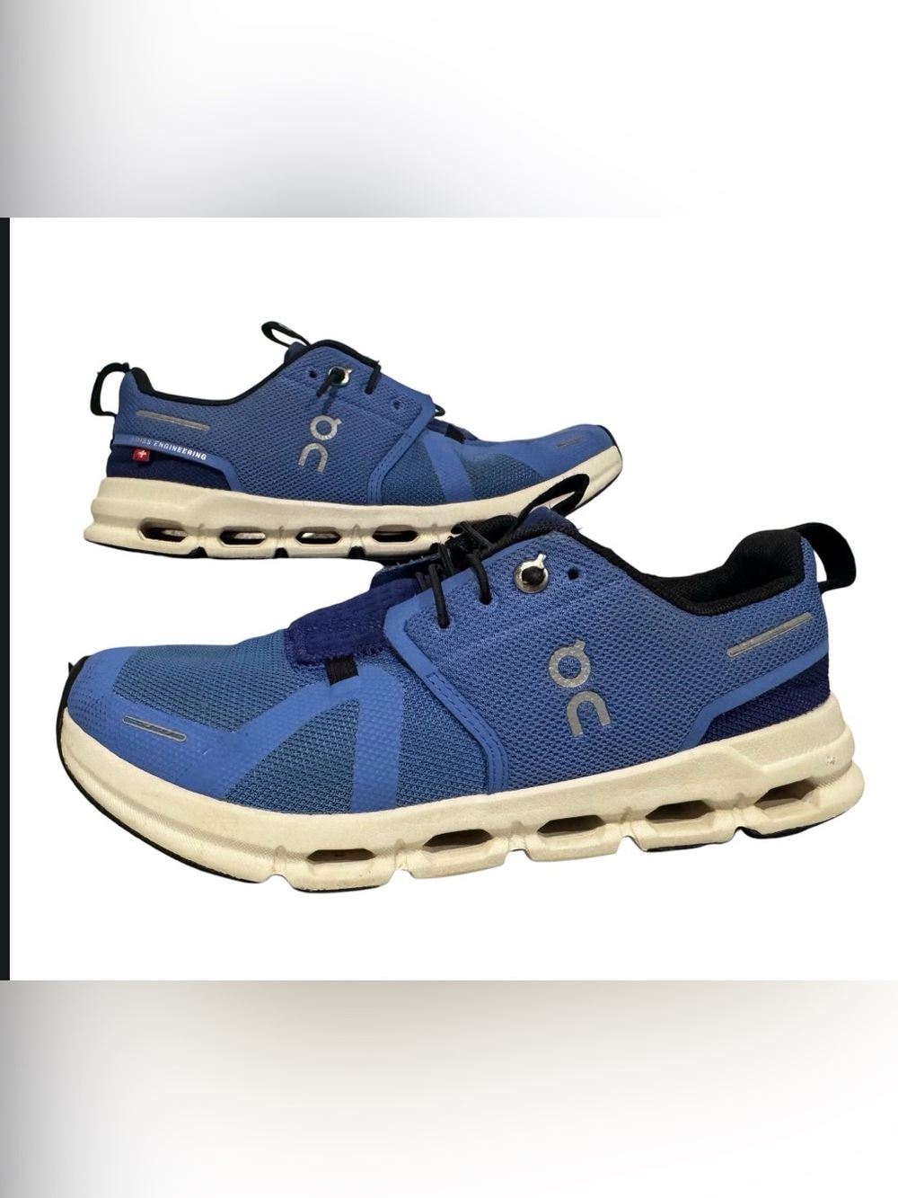 ON Cloud Sky kids running shoes Youth Size 4 Royal Blue